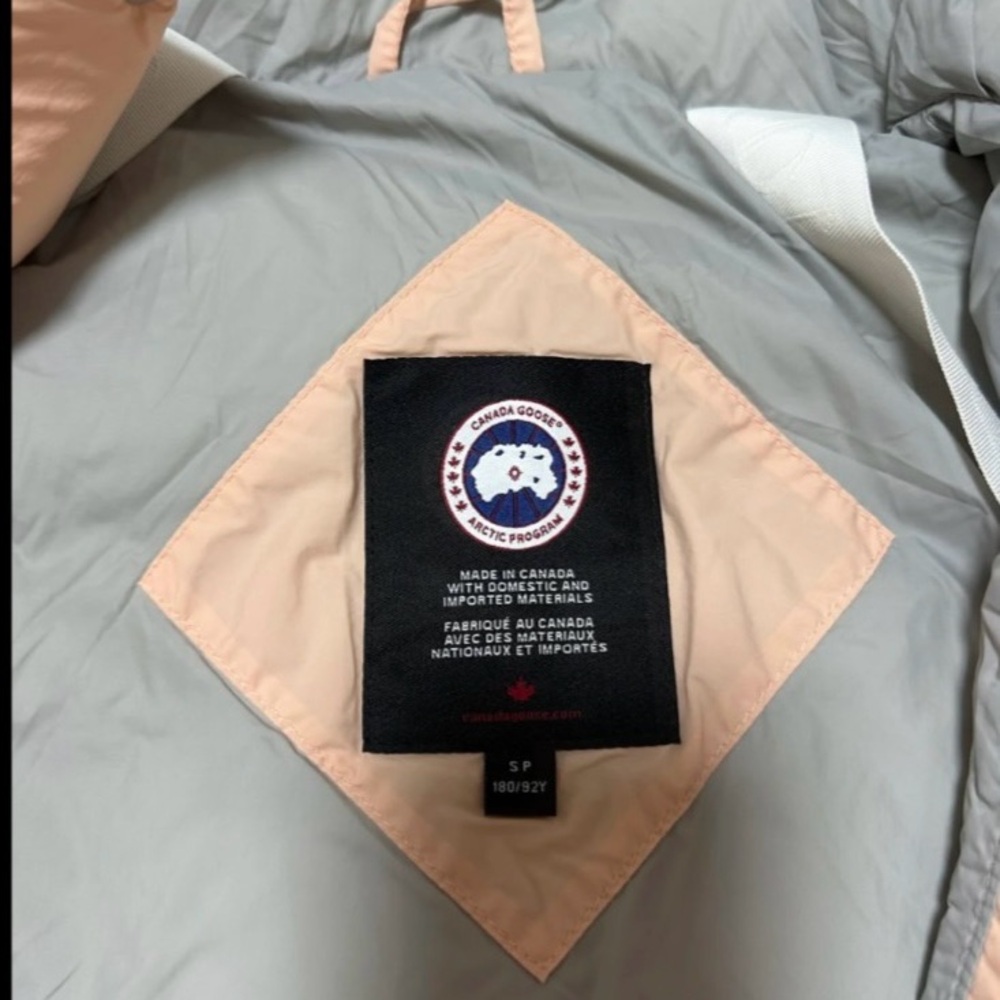 (NWT) Authentic Canada Goose Everett Puffer Pastels Orange Haze Small - Picture 5 of 5